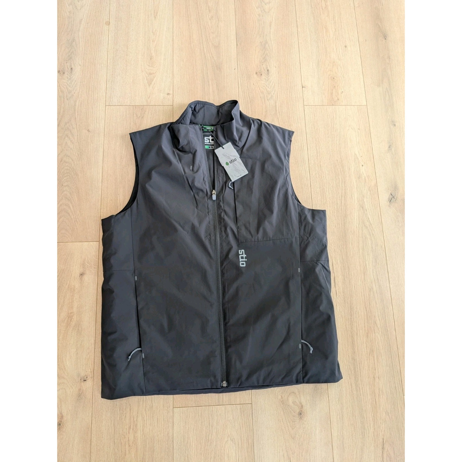 New Stio Fernos Insulated Vest Men's Large Abyss Black Full Zip $199 Retail